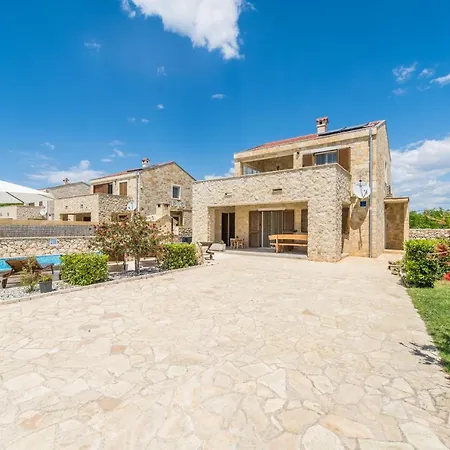 Villa Villas Nina *