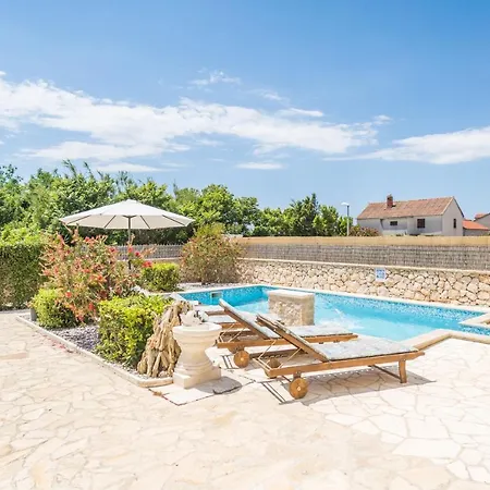 Villas Nina Villa *