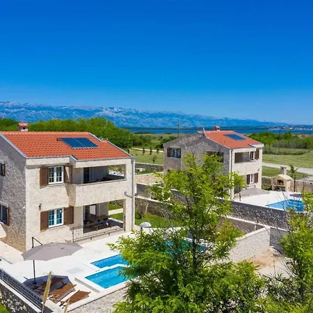 Villas Nina Villa