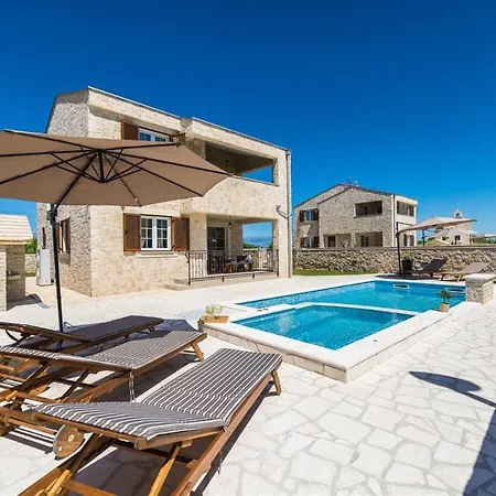 Villa Villas Nina *