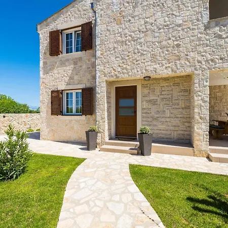 Villas Nina *