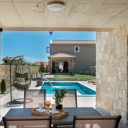 Villas Nina Villa