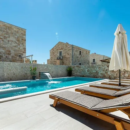 Villas Nina Villa *