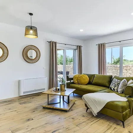 Villas Nina Villa *