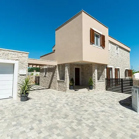 Villa Villas Nina *
