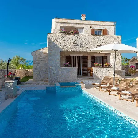 Villas Nina Villa *