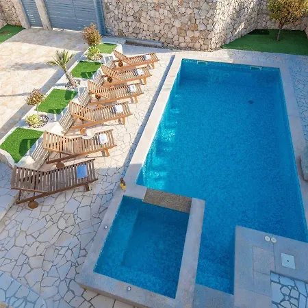 Villa Villas Nina *